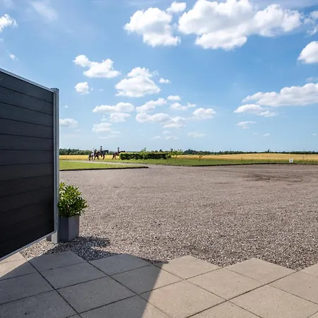 Fuglhus - Hyggelig Ferie Pa Landet Feriehus *