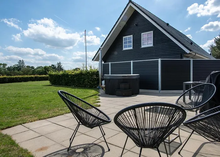 Fuglhus - Hyggelig Ferie På Landet Feriehus *